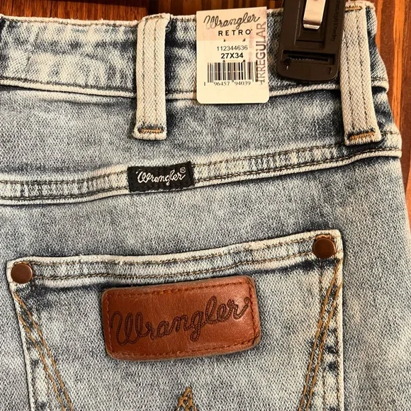 NWT Wrangler Blue bootcut Jeans Classic Style - Picture 3 of 5